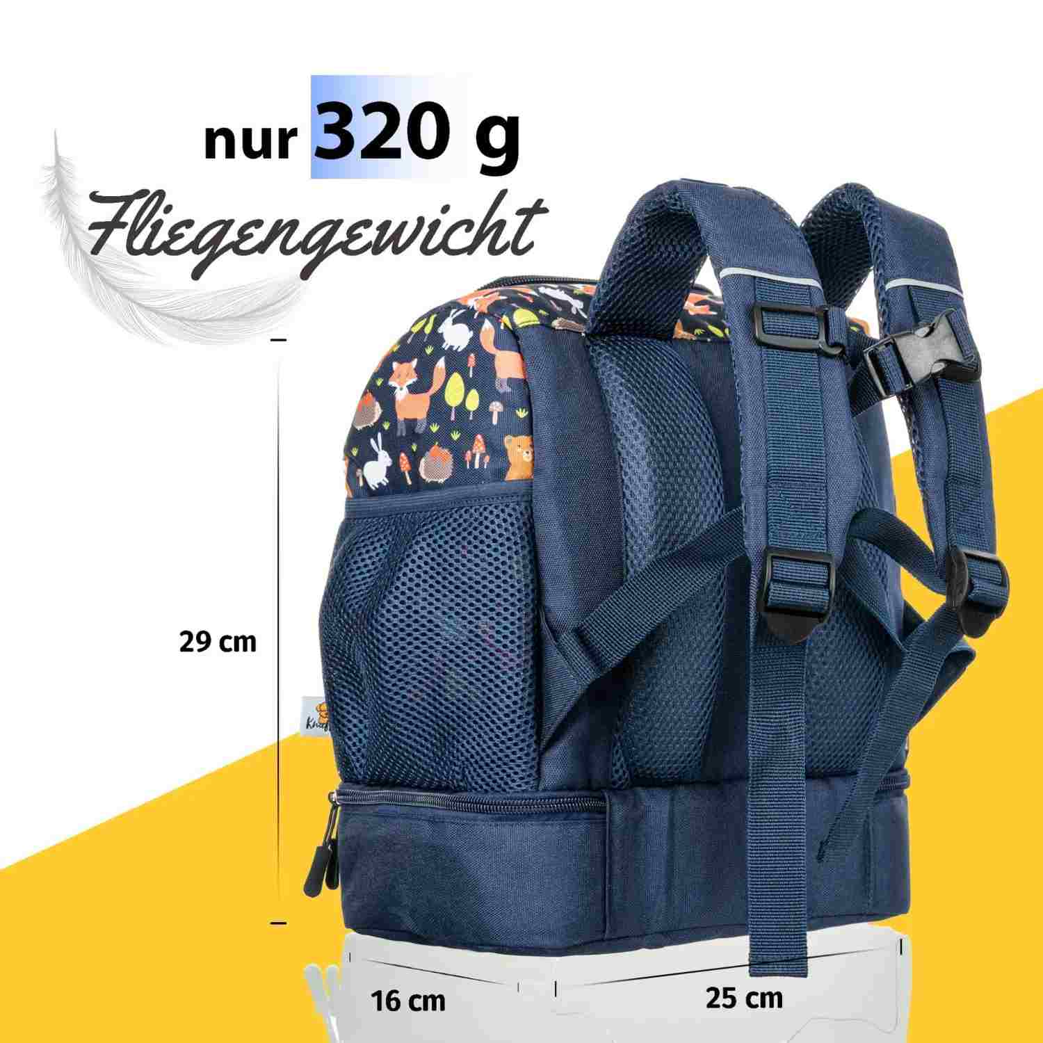 Der Kinderrucksack wird im Bild als echtes Fliegengewicht mit nur 320 g gezeigt und überzeugt durch leichtes, kinderfreundliches Tragen im Alltag, im Kindergarten und auf Ausflügen.