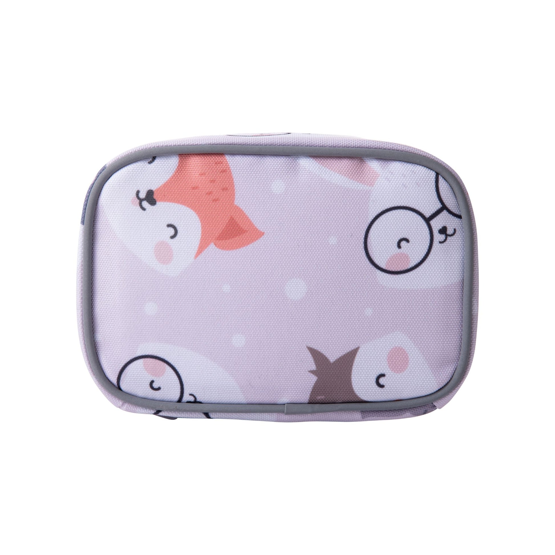 Nahaufnahme der Unterseite der rosa Kinder-Lenkertasche. Ein umlaufender grauer Reflektorstreifen sorgt für bessere Sichtbarkeit im Straßenverkehr.